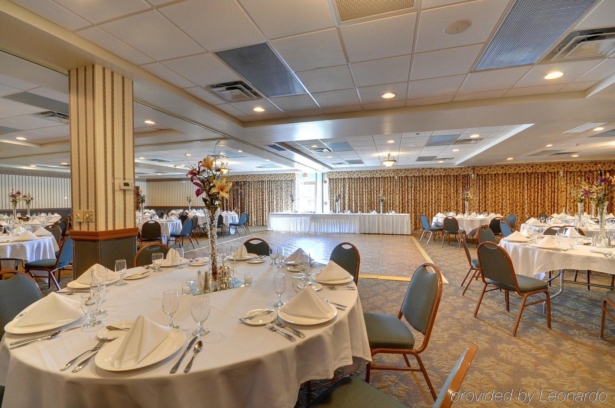 Red Roof Inn & Suites Dekalb Restaurant billede