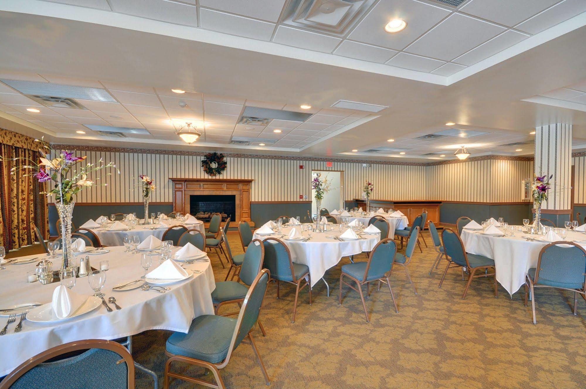 Red Roof Inn & Suites Dekalb Restaurant billede